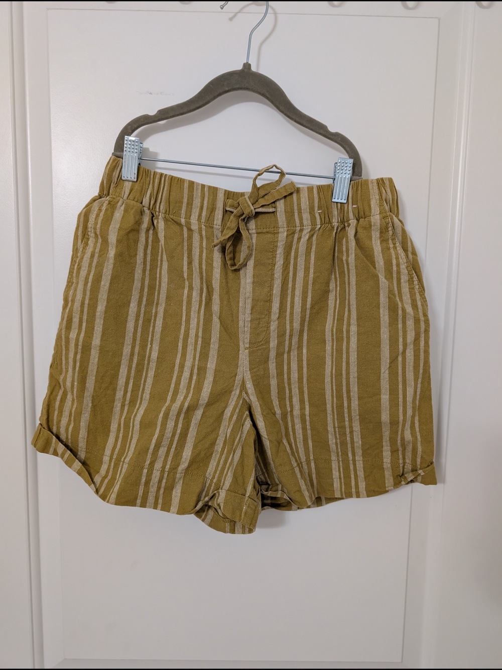 Uniqlo Linen Blend Mustard Stripe Pull On Shorts Women's Small